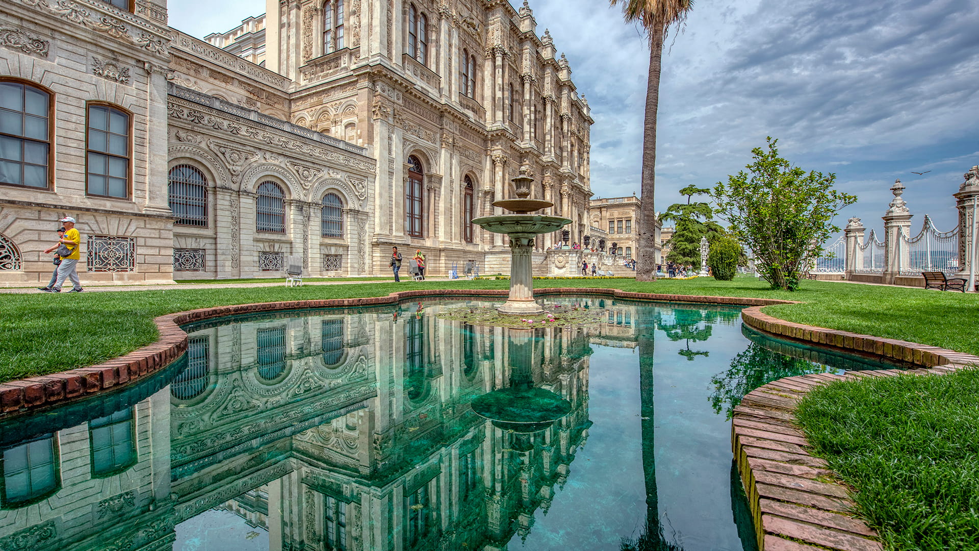 1-Day Route Through Beşiktaş’s National Palaces header